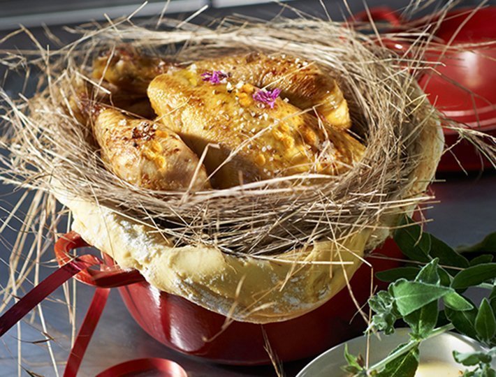 Recette de Chapon en cocotte lutté au foin - Maître CoQ