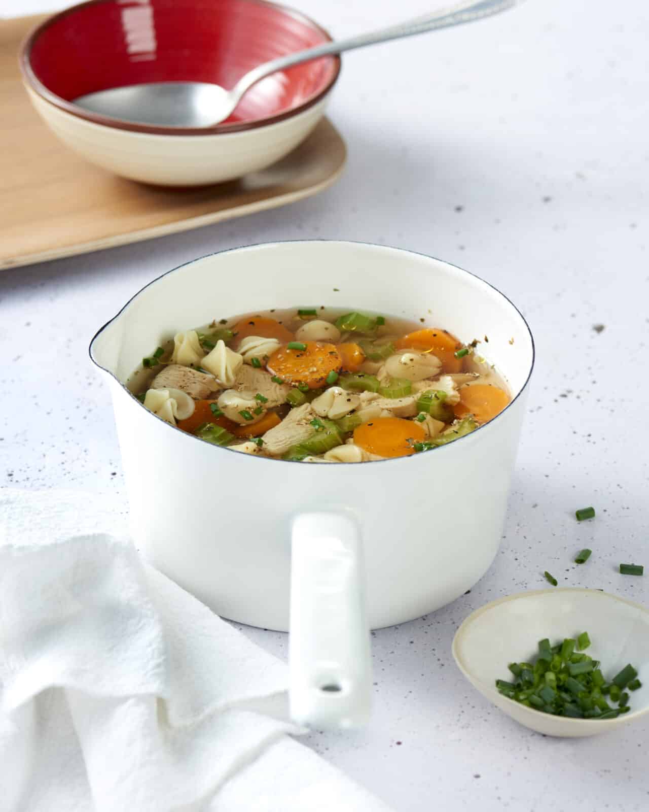 Bouillon de pâtes au poulet
