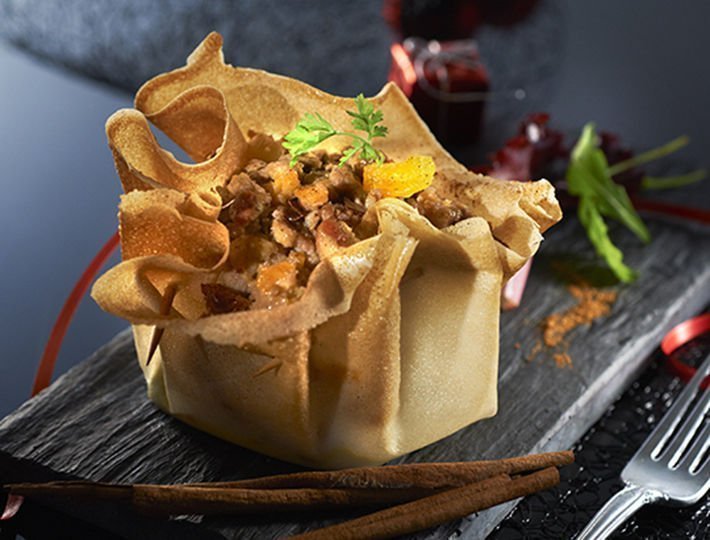 Recette d'aumonières ) la farce de figues et foie gras sur son lit de pain d'épices.