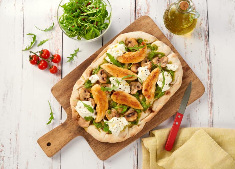 pinsa-au-poulet-et-champignons